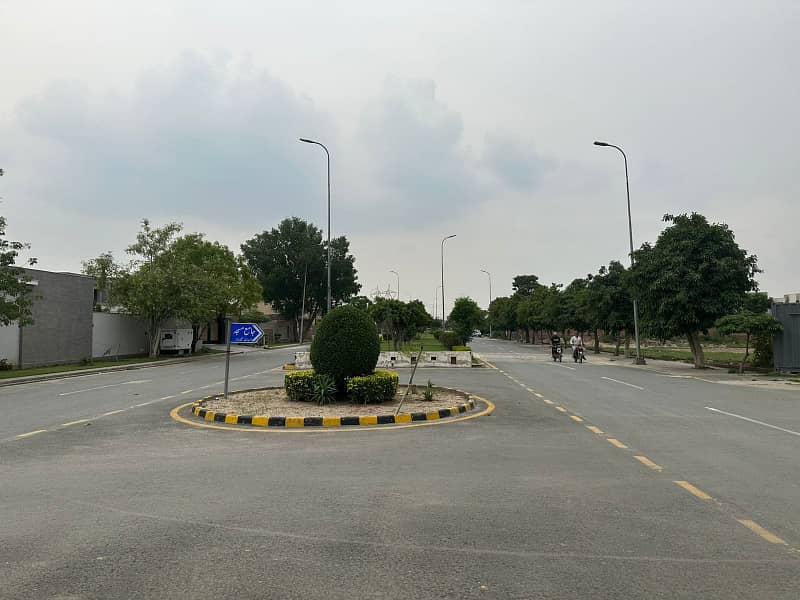 12 Marla Prime Location Plot For Sale in Divine Enclave CanalbRoad Faisalabad 2