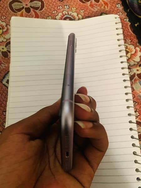 iphone 11 icloud water pack genuine condition only us as parts 4