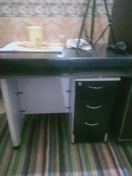 one computer table condition 10 by 9 And Setting Banch for sale i 1