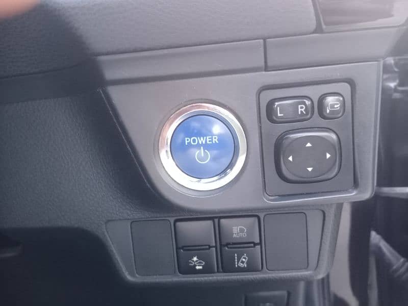 Toyota Corolla Axio wxb 2017 8