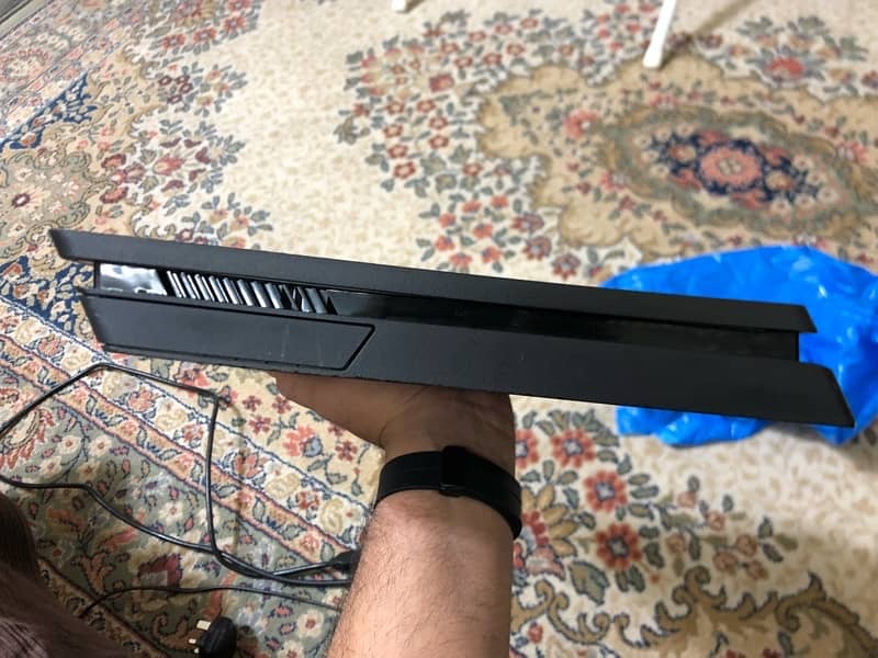 Playstation 4 PS4 Slim 1 TB for sale 1