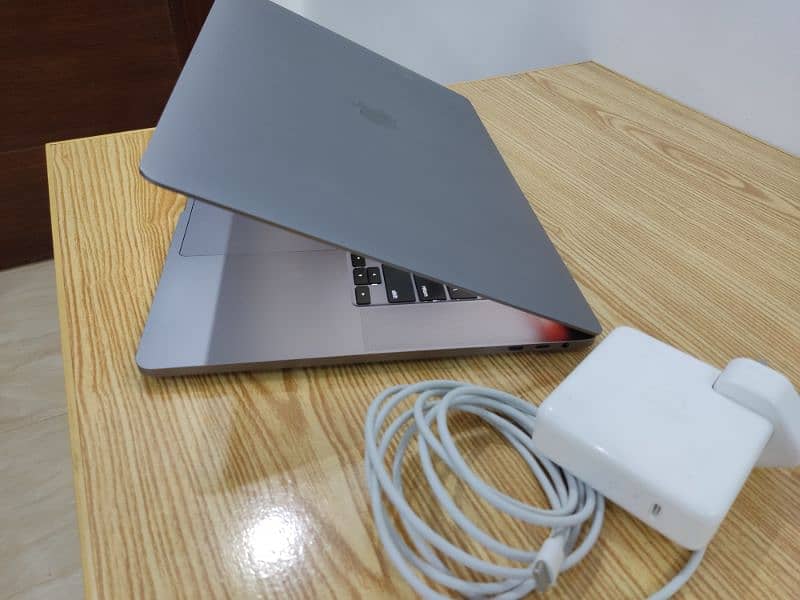 MacBook pro 2019 16" 3