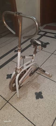 eliptical bike/exercise cycle/exercise machine
