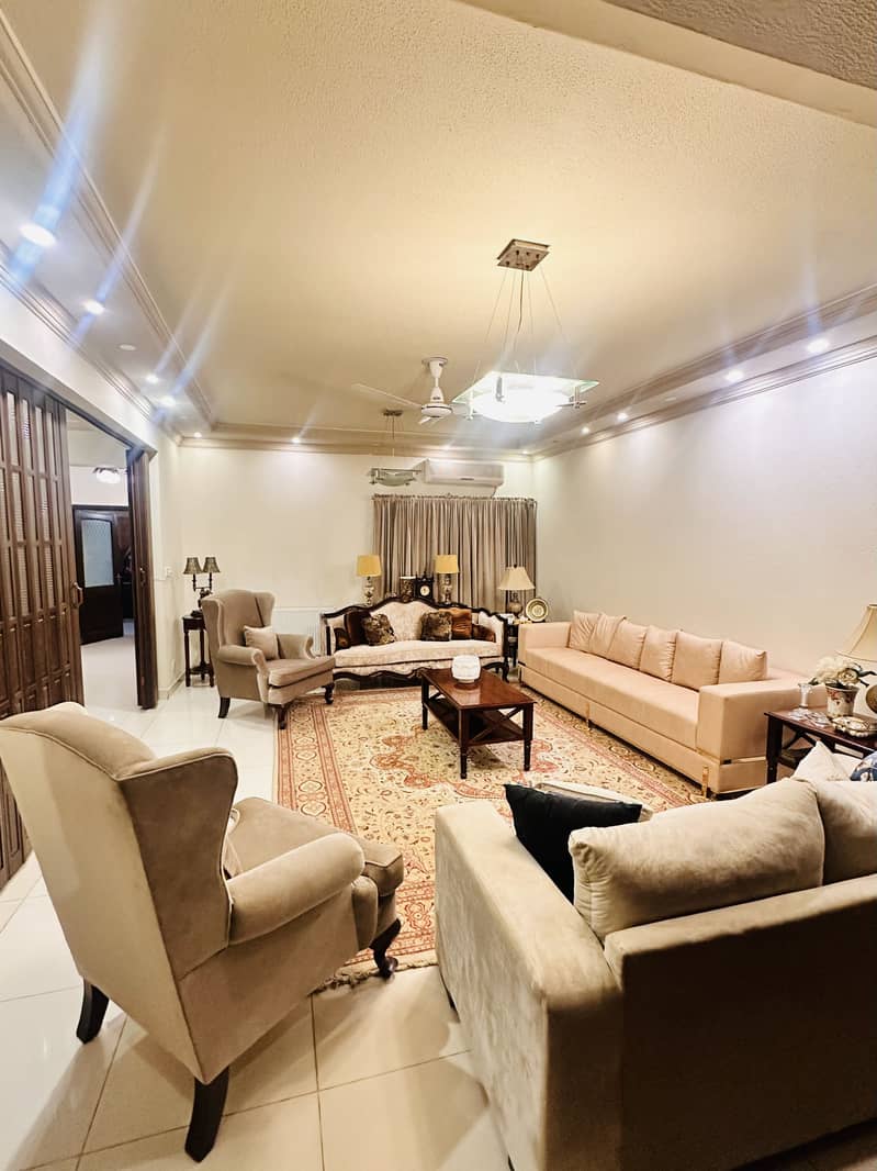 Luxurious 4 Bedroom Unfurnished Apartment Available For Sale In F-11 Karakoram Enclave 1