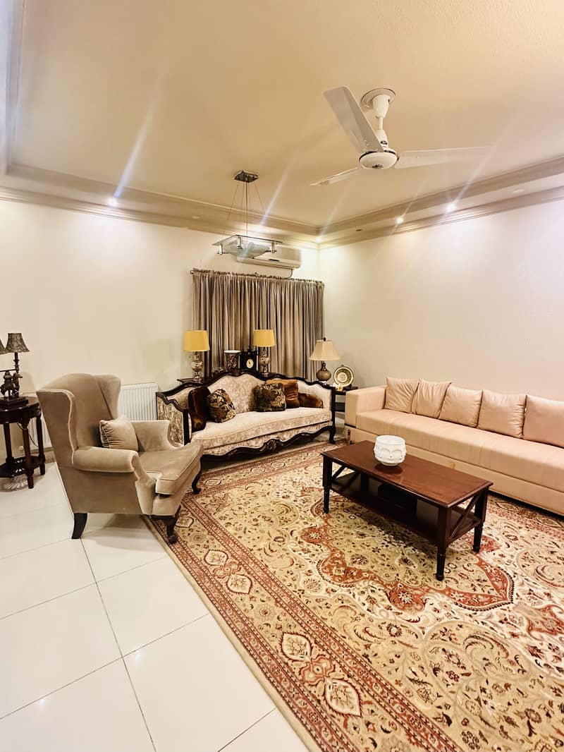 Luxurious 4 Bedroom Unfurnished Apartment Available For Sale In F-11 Karakoram Enclave 0
