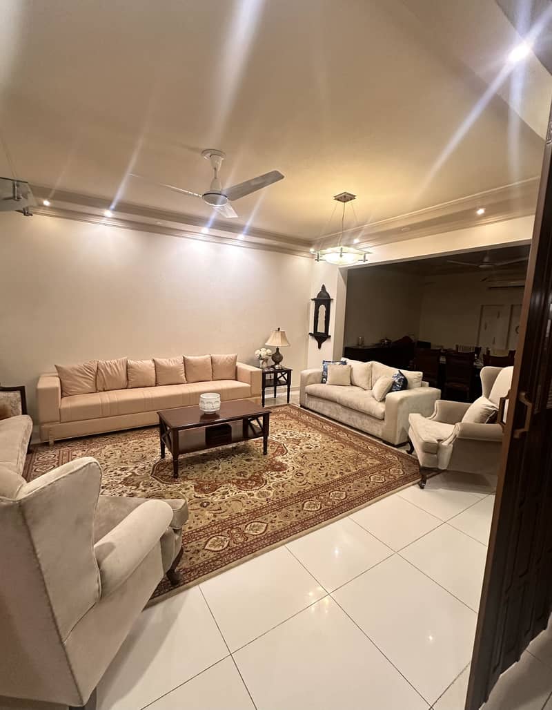 Luxurious 4 Bedroom Unfurnished Apartment Available For Sale In F-11 Karakoram Enclave 2