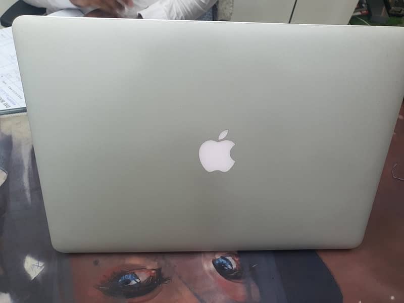 Macbook pro 2015 15 inches 0