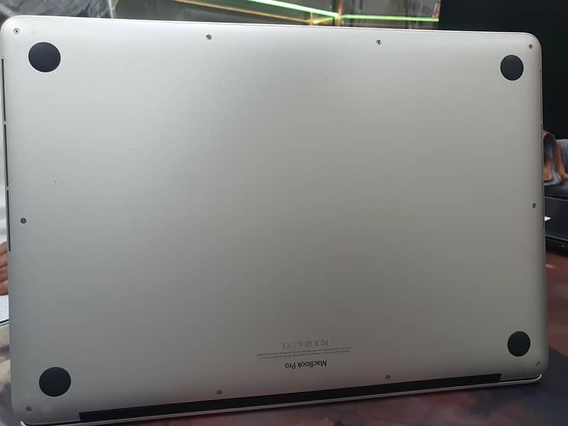 Macbook pro 2015 15 inches 3