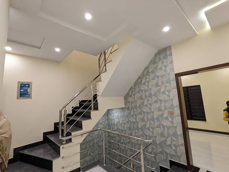 5 Marla Brand New First Entry Luxury Double Storey Double Unit Latest Modern Stylish House Available For Sale In Park View City Lahore By Fast Property Services Real Estate And Builders With Original Pictures. 12