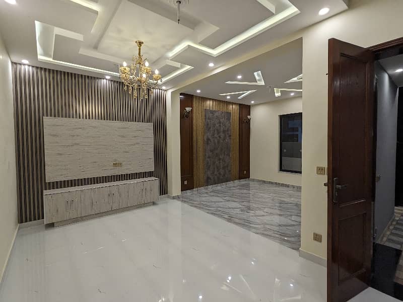 5 Marla Brand New First Entry Luxury Double Storey Double Unit Latest Modern Stylish House Available For Sale In Park View City Lahore By Fast Property Services Real Estate And Builders With Original Pictures. 27