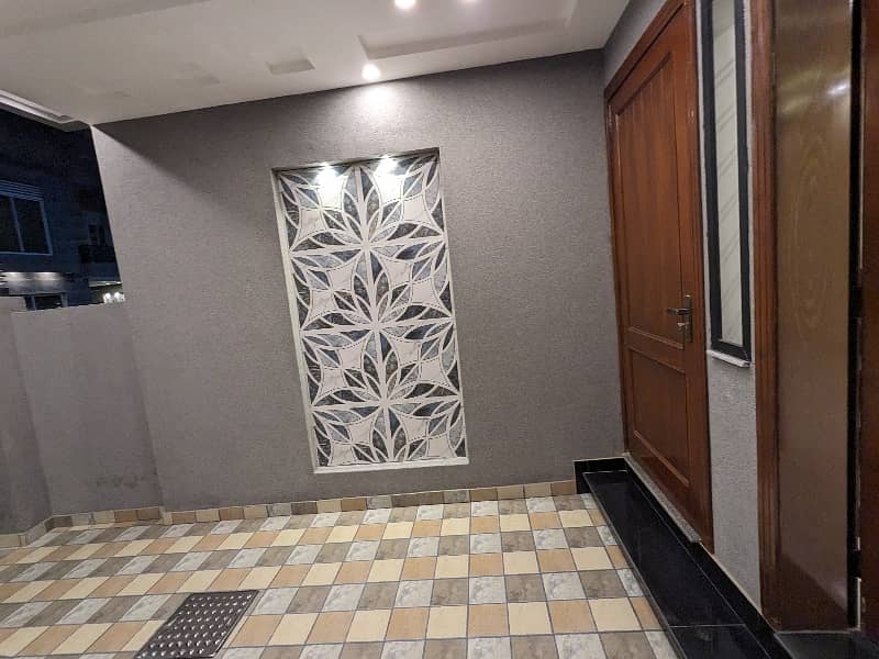 5 Marla Brand New First Entry Luxury Double Storey Double Unit Latest Modern Stylish House Available For Sale In Park View City Lahore By Fast Property Services Real Estate And Builders With Original Pictures. 37