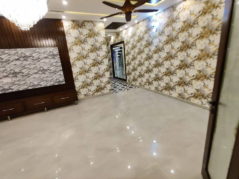 LUXURIOUS 12 MARLA DOUBLE STOREY HOUSE FOR SALE IN JOHAR TOWN 12