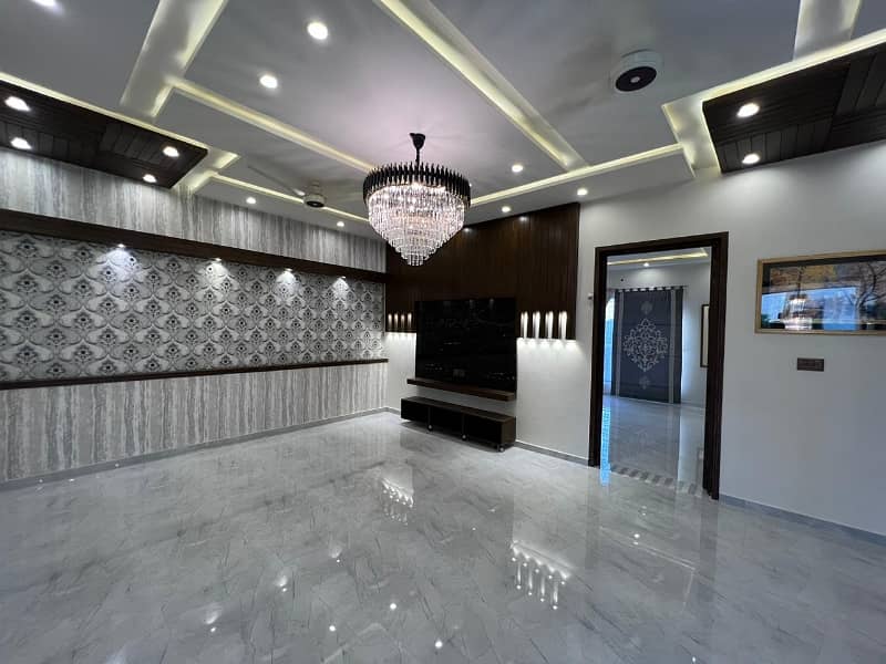 LUXURIOUS 12 MARLA DOUBLE STOREY HOUSE FOR SALE IN JOHAR TOWN 2