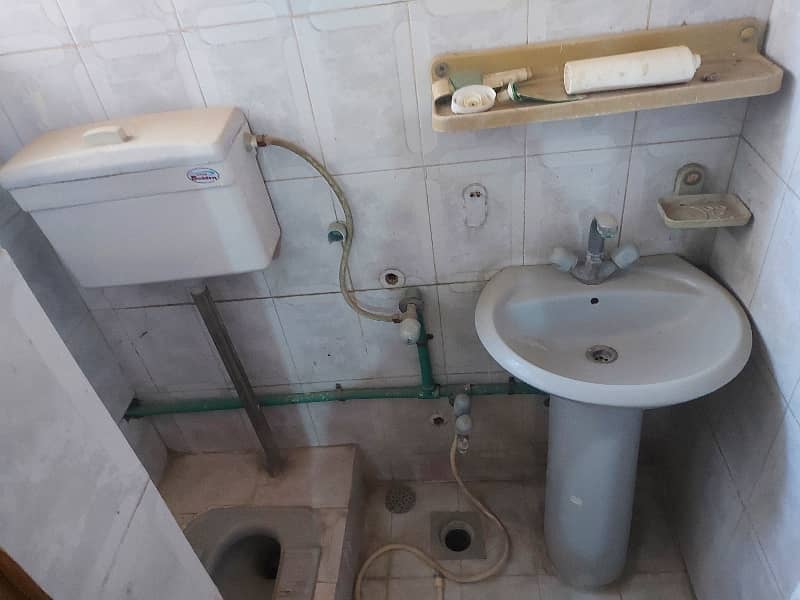 5 Marla 1st Floor 3 Bed Attached washroom Near to Main Road 2