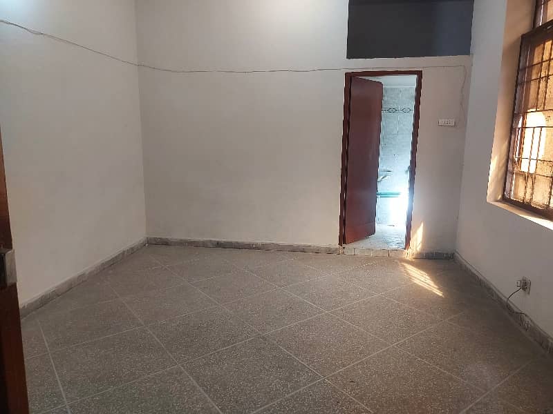 5 Marla 1st Floor 3 Bed Attached washroom Near to Main Road 3