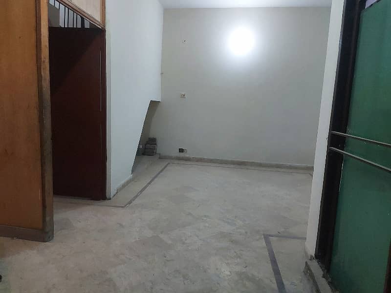5 Marla 1st Floor 3 Bed Attached washroom Near to Main Road 9
