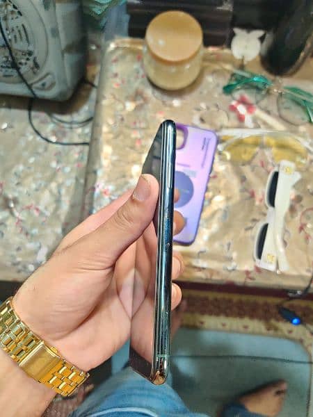 iPhone 11 pro max 256 factory 3