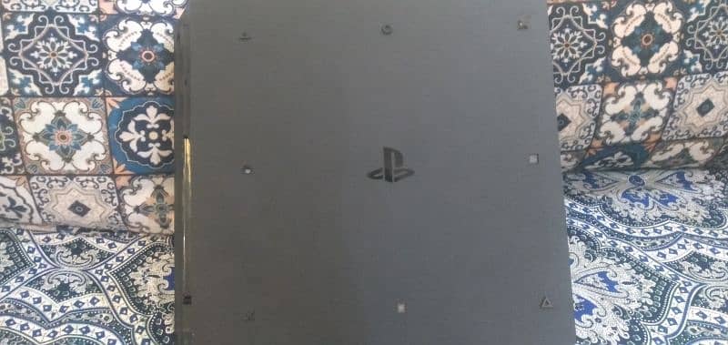 PS4 PRO WITH 5 GAMES BUNDLE 6