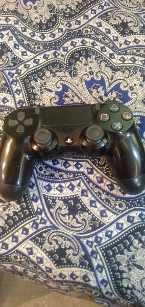 PS4 PRO WITH 5 GAMES BUNDLE 11