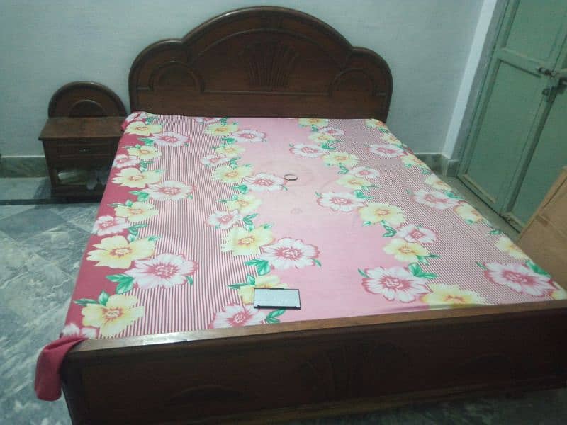 Bed, Chairs, Dressing Table And shucase For Sale. 2