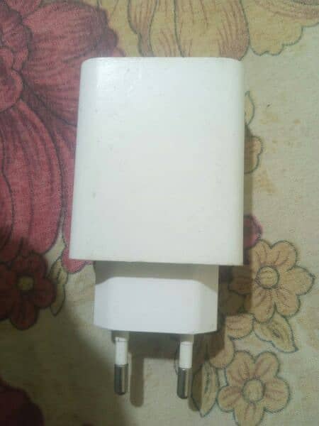MI orgnal Box wala adapter for sale Good condtion 3.0A 33.0 W Max 1