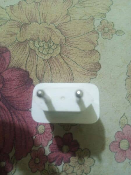 MI orgnal Box wala adapter for sale Good condtion 3.0A 33.0 W Max 3