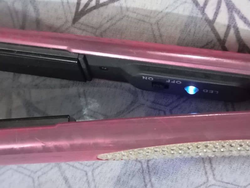 Gorgeous Hair Straightener 0