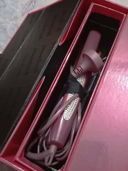 Gorgeous Hair Straightener 1