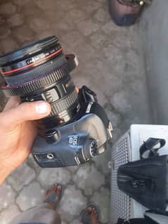 canon 6d with 24.105mm f4. is1 lance body condition 10by 7 ha 3 batter