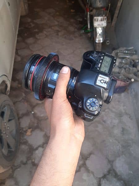 canon 6d with 24.105mm f4. is1 lance body condition 10by 7 ha 3 batter 6