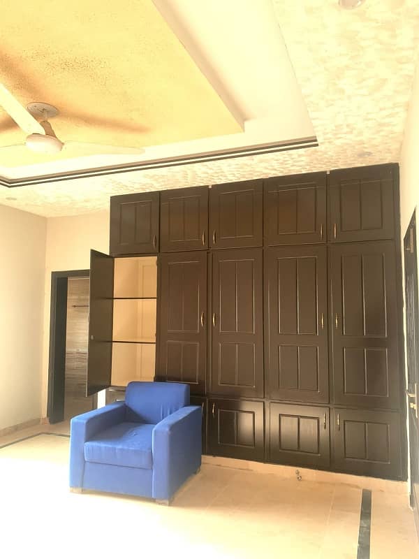 Upper Portion Available For Rent 4