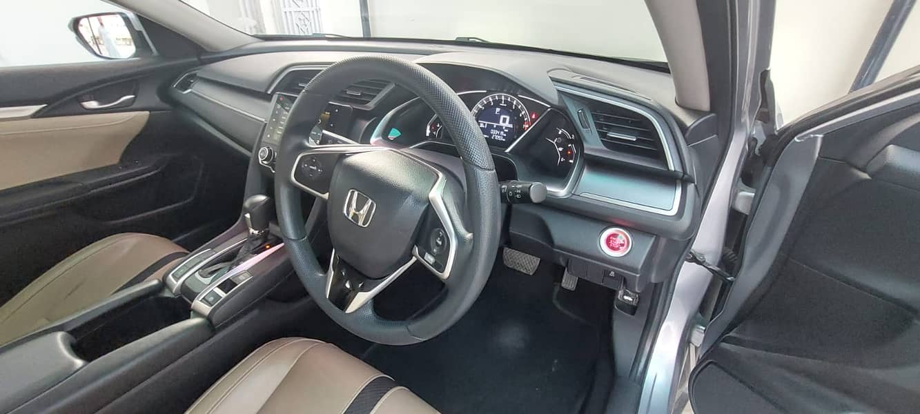 Honda Civic Oriel 1.8 i-VTEC CVT 2019 1