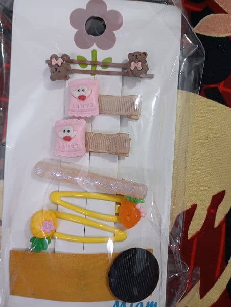 pins and hair accessories 9