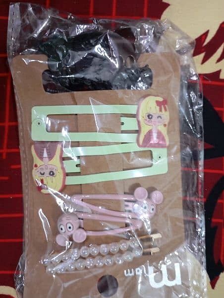 pins and hair accessories 15