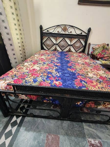 Full king size Iron bed. 03005541493 1
