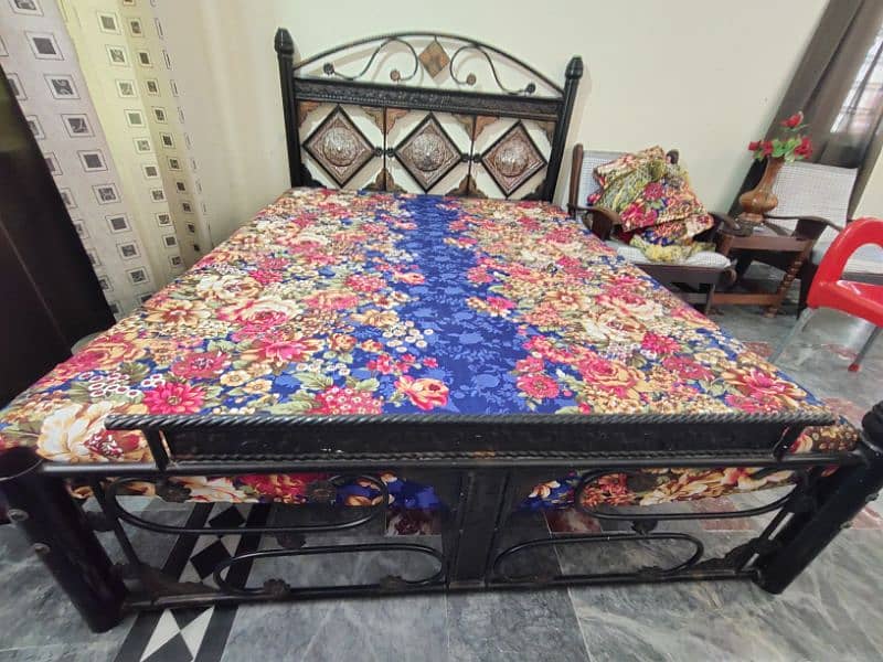 Full king size Iron bed. 03005541493 2
