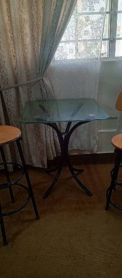 dinning table and 2 chairs