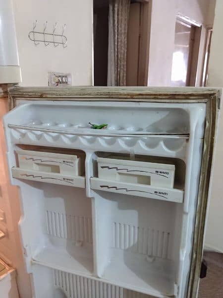 waves company Fridge running condition king size 5