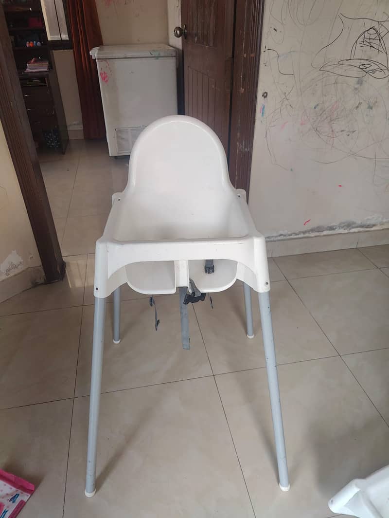 2 hi-chairs for kids 3