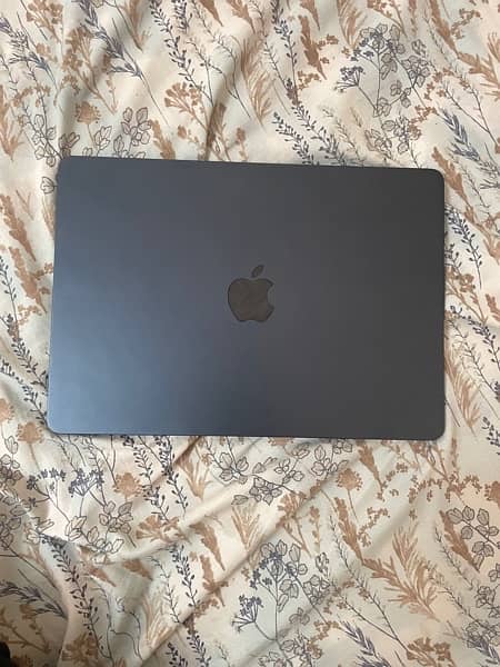 MacBook Air M2 (8/256) 0