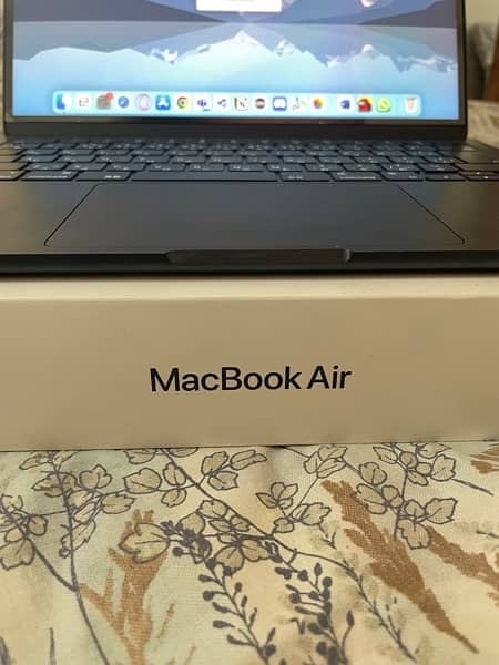MacBook Air M2 (8/256) 3