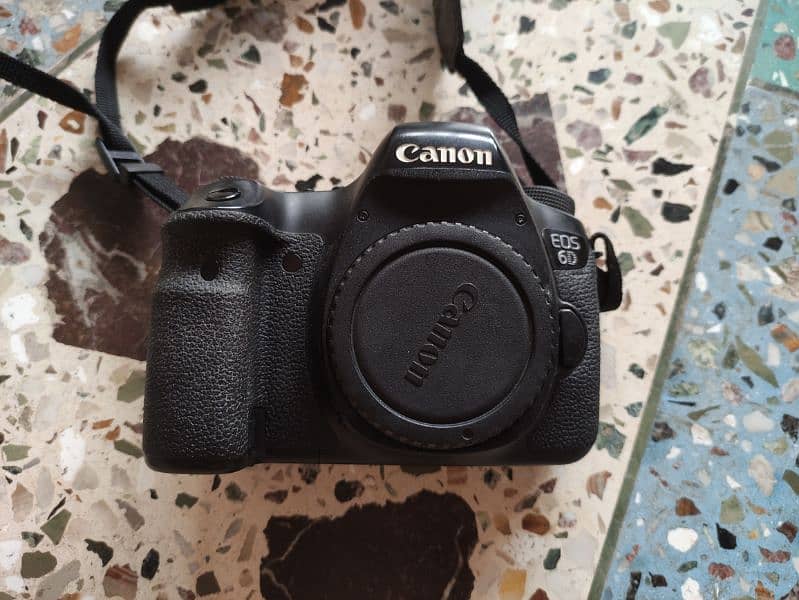 Canon 6D Body with Box and Accessories 2