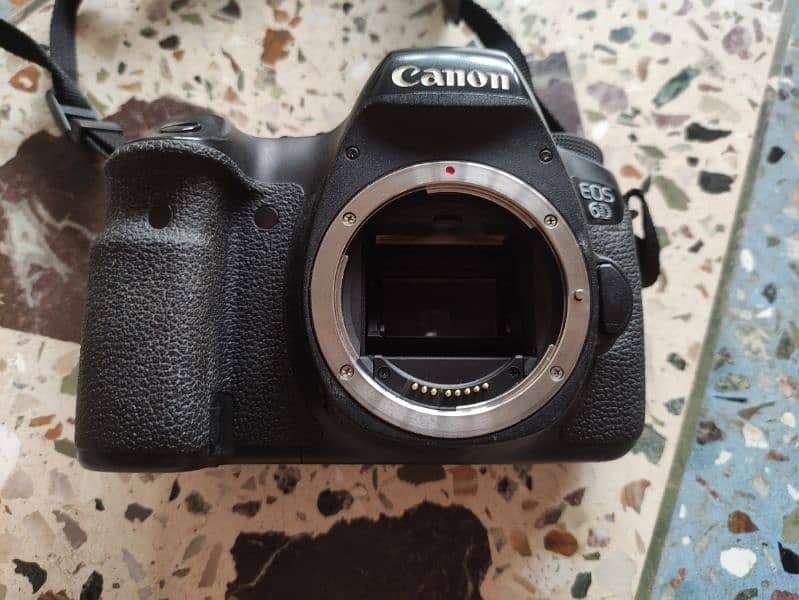 Canon 6D Body with Box and Accessories 3