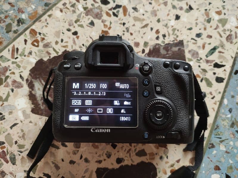 Canon 6D Body with Box and Accessories 4