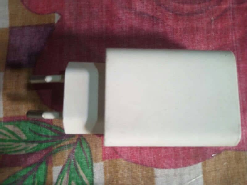 Vivo Y20 S orgnal box wala adapter for sale Good condition 2Amper 10w 3
