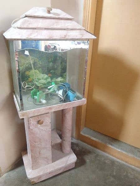 fish tank with roof and stand 0