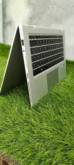 HP elitebook 1030 g2 i5 7th generation