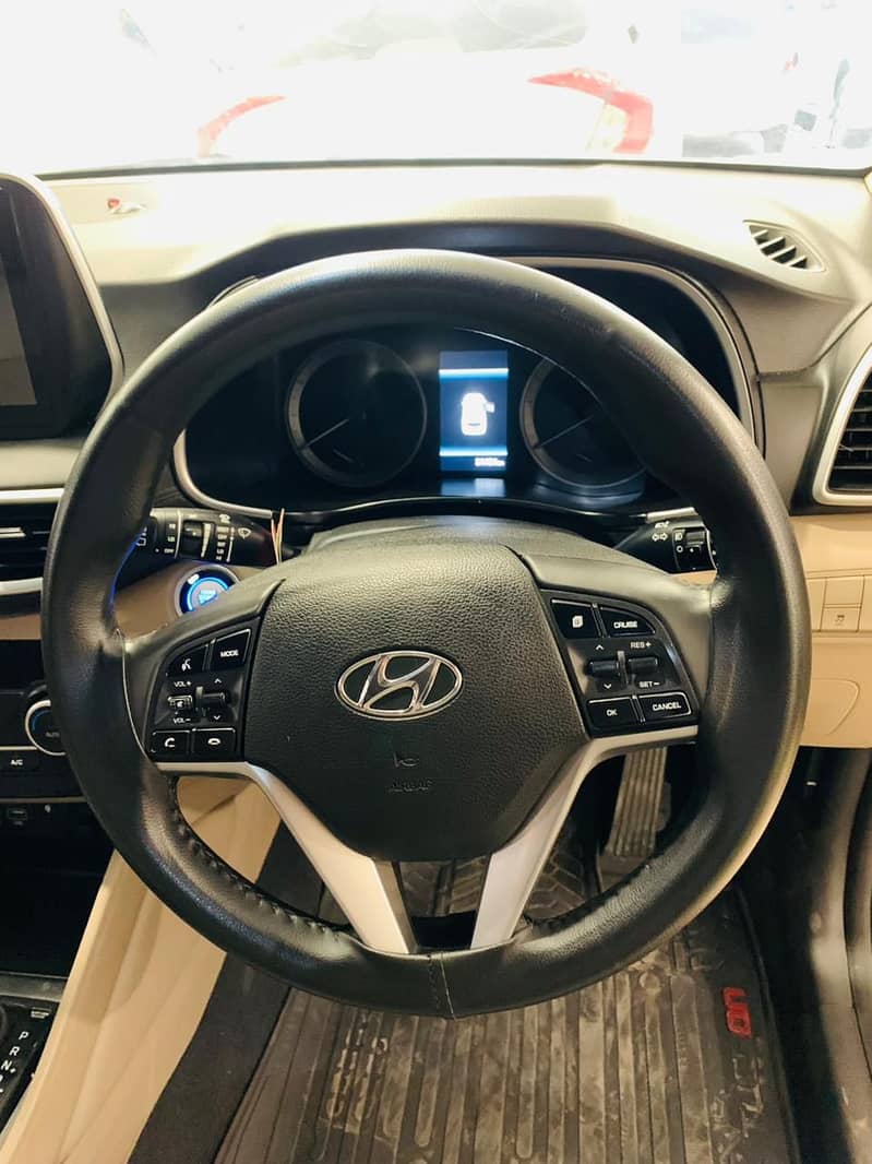 Hyundai Tucson Awd  Model 2021 4