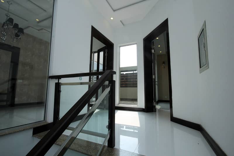 10 Marla Lavish Upper Portion Available For Rent In DHA Phase 8 Air Avenue Hot Location 2