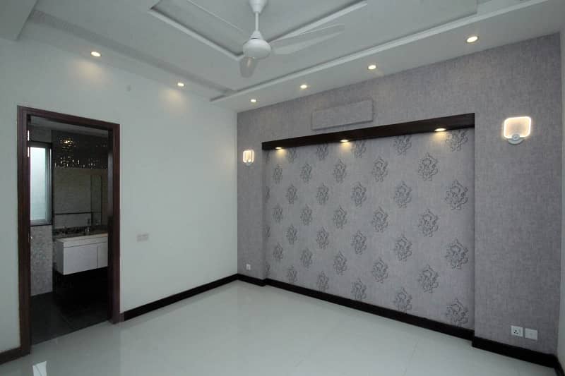 10 Marla Lavish Upper Portion Available For Rent In DHA Phase 8 Air Avenue Hot Location 8